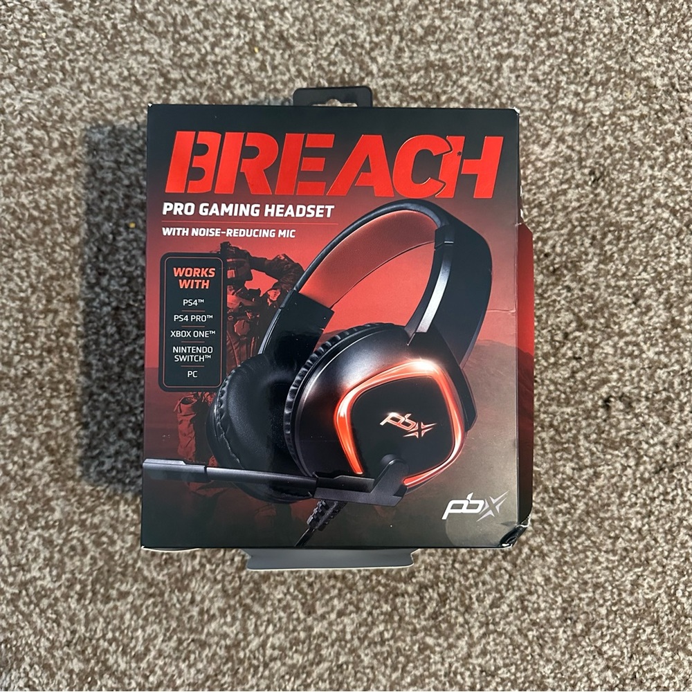 3/$20 NWT Breach Pro Gaming Headset with cord